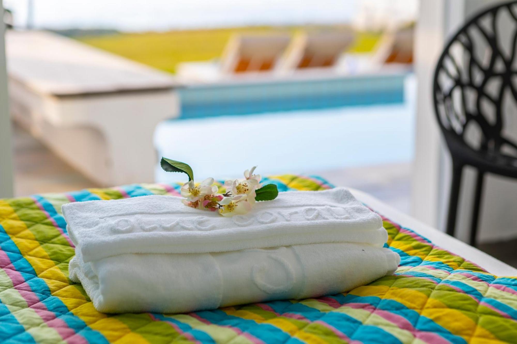 Blue Coral Beach Villas Three Exclusive Villas - Poseidon - Nautilus - Oceanos - And - Baby Coral Bungalow Coral Bay Exterior photo
