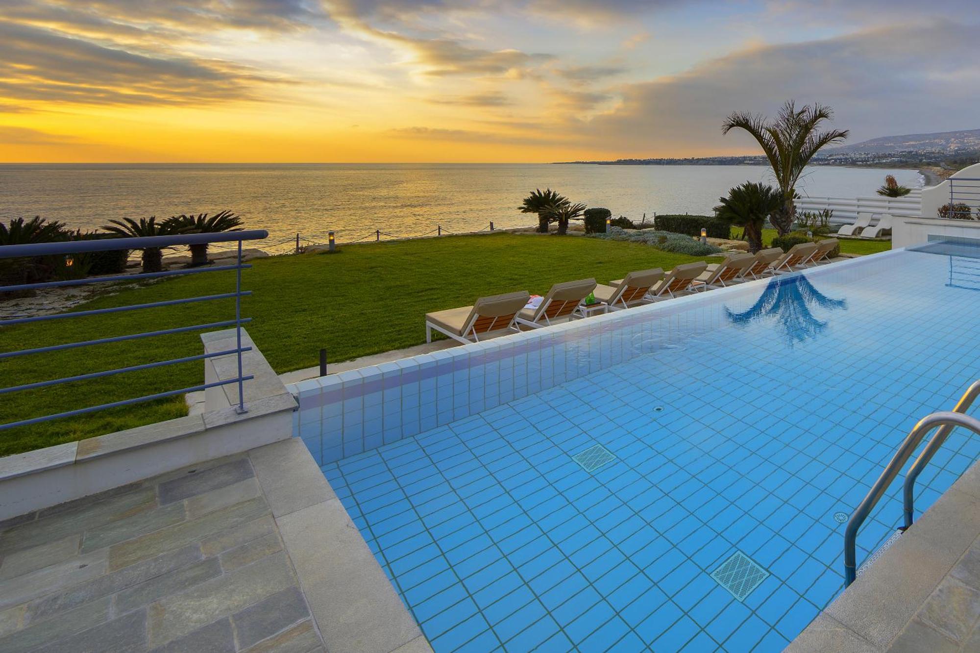 Blue Coral Beach Villas Three Exclusive Villas - Poseidon - Nautilus - Oceanos - And - Baby Coral Bungalow Coral Bay Exterior photo