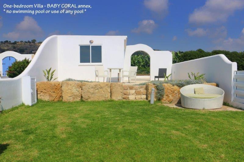Blue Coral Beach Villas Three Exclusive Villas - Poseidon - Nautilus - Oceanos - And - Baby Coral Bungalow Coral Bay Exterior photo